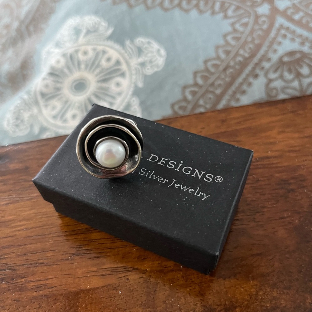 Silpada Sterling Silver and Pearl Ring